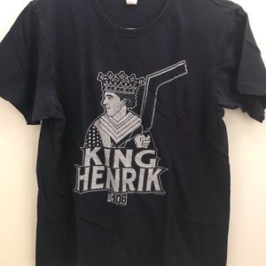 Section 406 King Henrik Rangers medium t-shirt